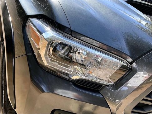 Used 2023 Toyota Tacoma TRD Sport image 29