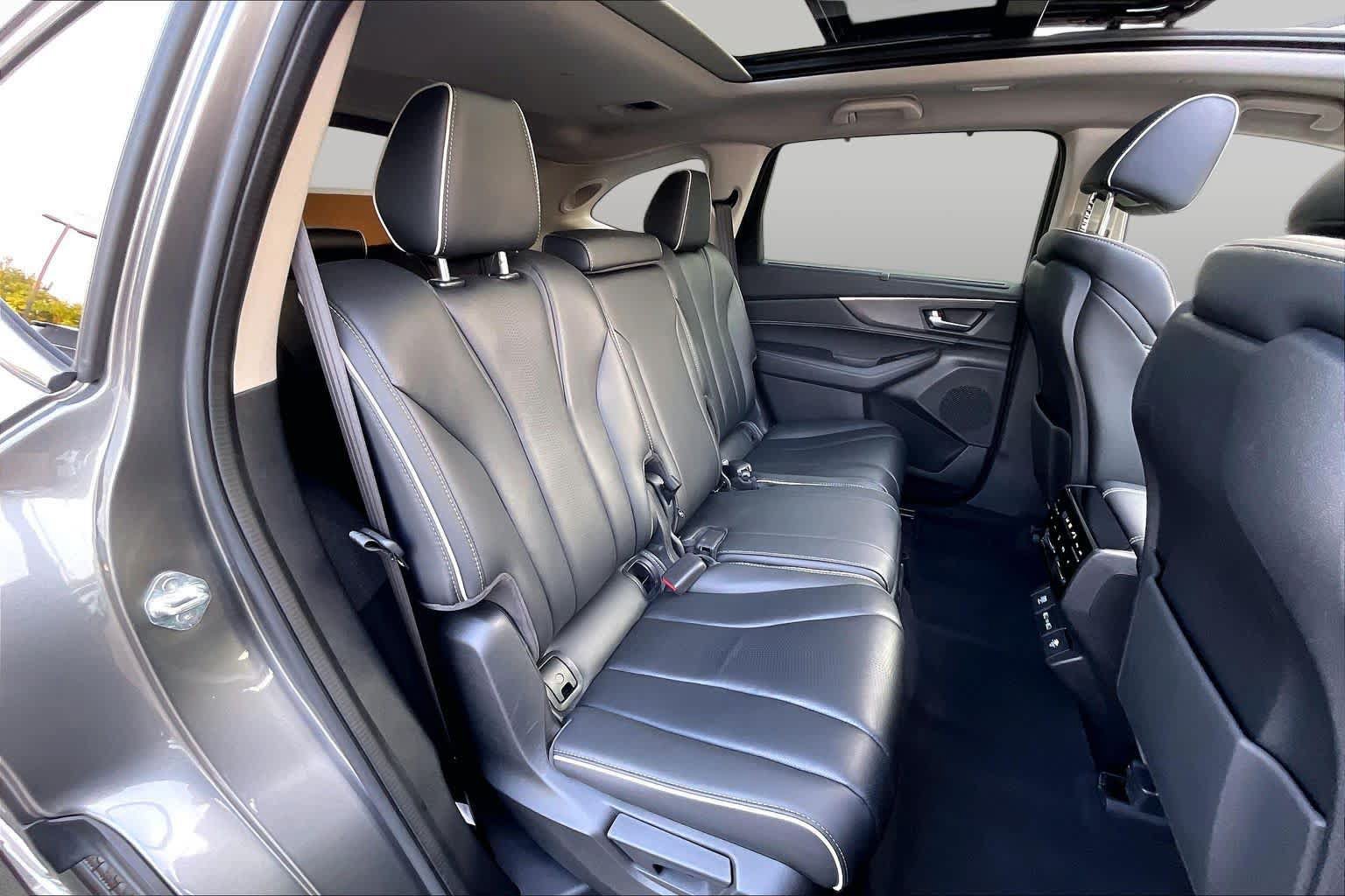 Certified 2024 Acura MDX w/ Advance Package AWD/4WD image 19
