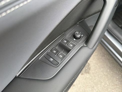 New 2026 Volkswagen Tiguan SE R-Line FWD image 25