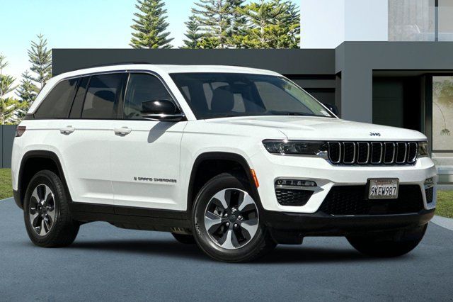 Used 2024 Jeep Grand Cherokee Limited 4xe AWD/4WD image 2