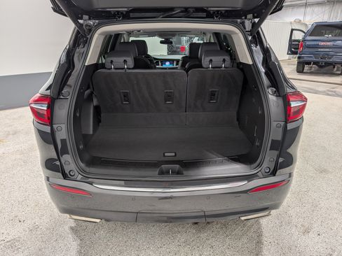 Used 2020 Buick Enclave Premium w/ Sun and Sites Package AWD/4WD image 17