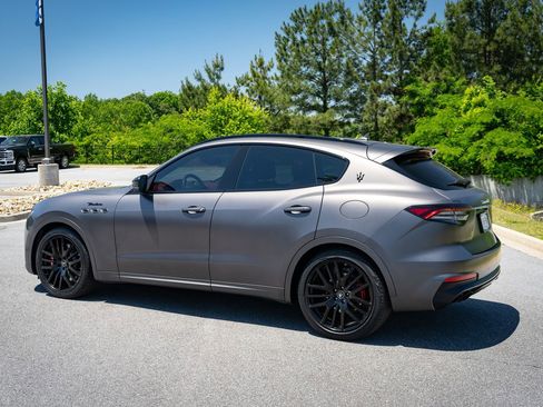 Used 2022 Maserati Levante Modena AWD/4WD image 16