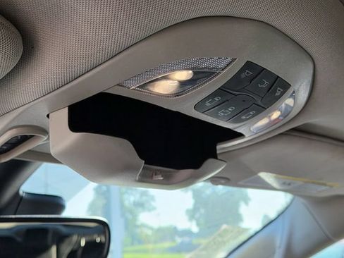 Used 2023 Chrysler Pacifica Limited FWD image 21