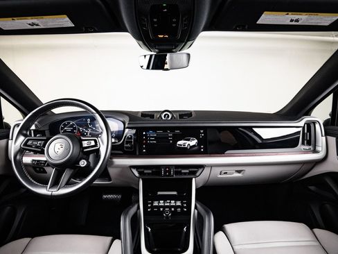 Certified 2024 Porsche Cayenne Coupe AWD/4WD image 25