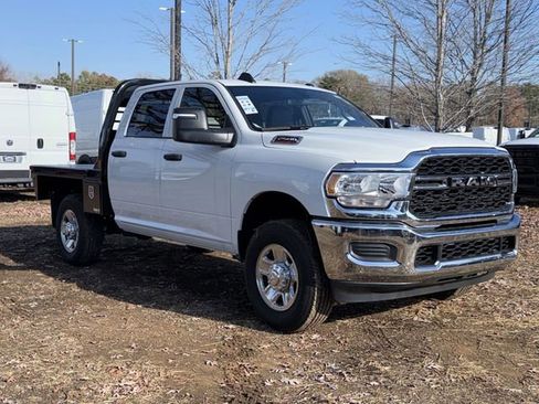 New 2024 RAM 2500 Tradesman w/ Chrome Appearance Group AWD/4WD image 14