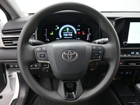 Used 2025 Toyota Camry LE FWD image 10