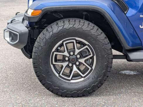 Used 2019 Jeep Wrangler Unlimited Sahara AWD/4WD image 11