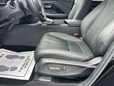 Certified 2025 Acura ADX FWD image 9