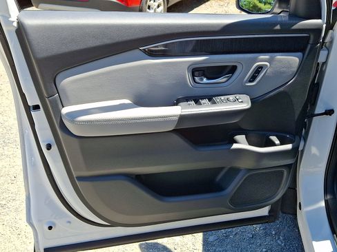 Used 2024 Honda Pilot Elite image 13