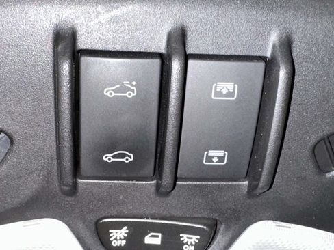 Used 2023 Chevrolet TrailBlazer RS w/ Sun and Liftgate Package AWD/4WD image 37