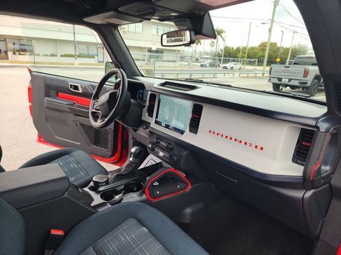 Used 2024 Ford Bronco Heritage Edition image 24