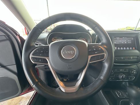 Used 2021 Jeep Cherokee Latitude Lux image 11