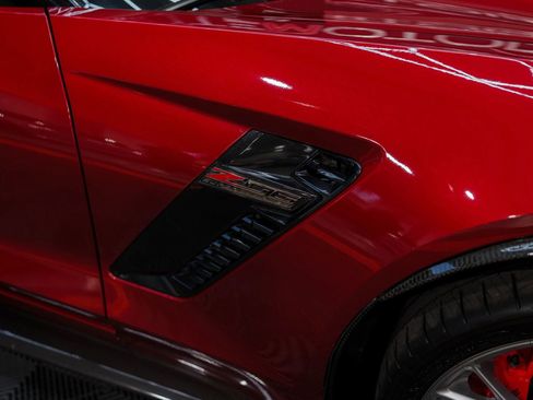Used 2015 Chevrolet Corvette Z06 w/ 3LZ Preferred Equipment Group RWD image 9