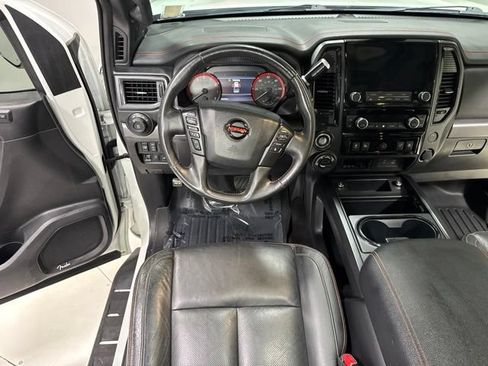 Used 2020 Nissan Titan PRO-4X w/ Pro-4x Convenience Package AWD/4WD image 18