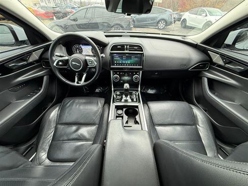 Used 2020 Jaguar XE S image 21