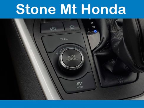 Used 2022 Toyota RAV4 XLE image 31