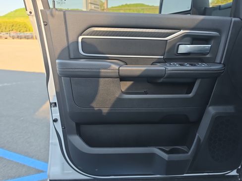 Used 2025 RAM 3500 Big Horn AWD/4WD image 18