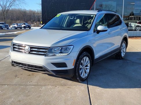 Used 2018 Volkswagen Tiguan SEL image 1