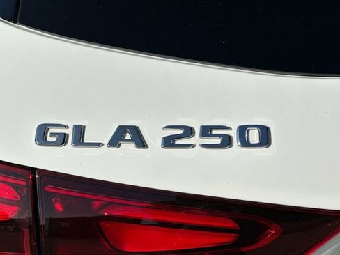 Certified 2025 Mercedes-Benz GLA 250 GLA 250 image 38