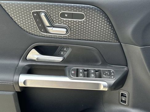 Used 2026 Mercedes-Benz GLB 250 image 20