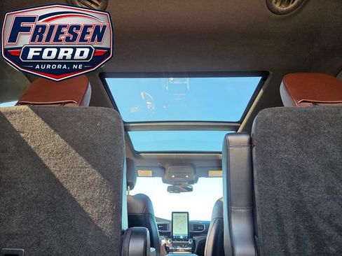 Used 2021 Ford Explorer Platinum w/ Equipment Group 601A AWD/4WD image 30