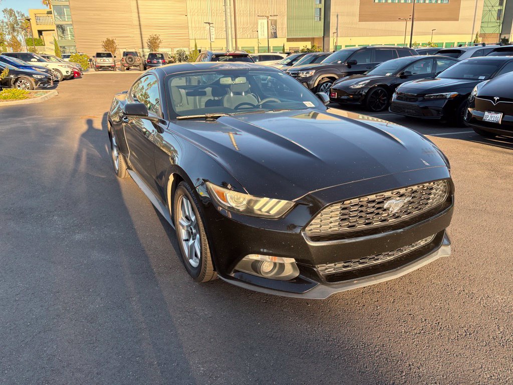 Used 2015 Ford Mustang Coupe RWD image 4