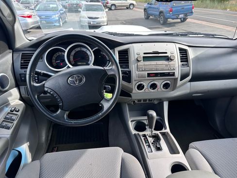 Used 2011 Toyota Tacoma 4x4 Double Cab w/ TRD Sport Pkg image 7