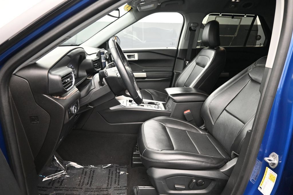Used 2023 Ford Explorer Limited AWD/4WD image 20