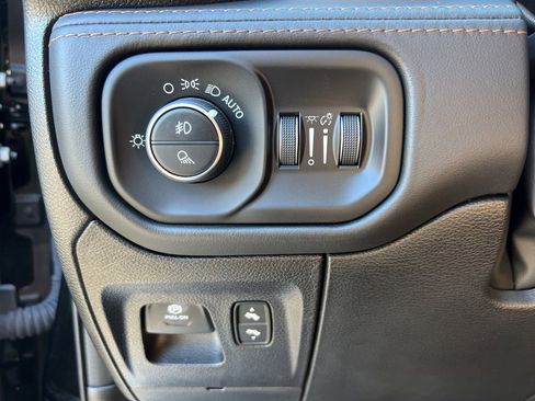 Certified 2022 RAM 1500 Limited image 12