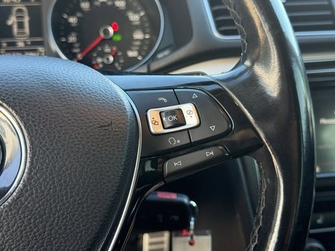 Used 2018 Volkswagen Passat 2.0T R-Line image 16