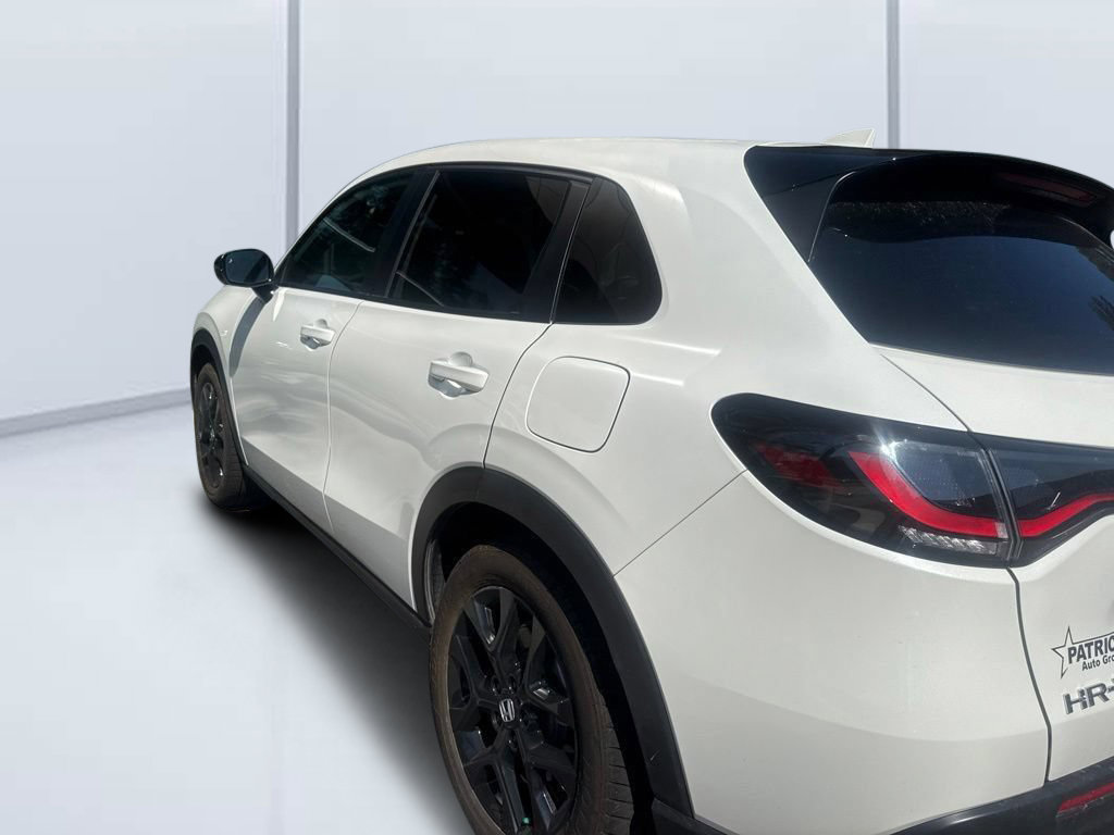 Used 2025 Honda HR-V Sport image 4