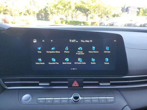 Used 2025 Hyundai Elantra SEL FWD image 25