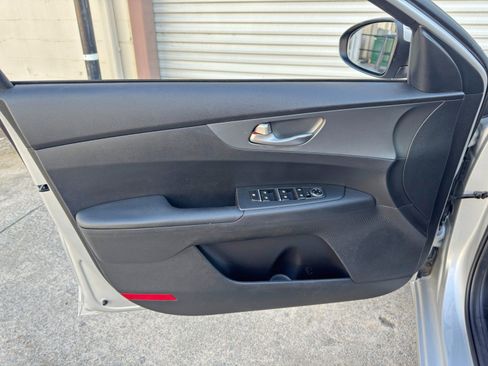 Used 2021 Kia Forte LXS FWD image 32