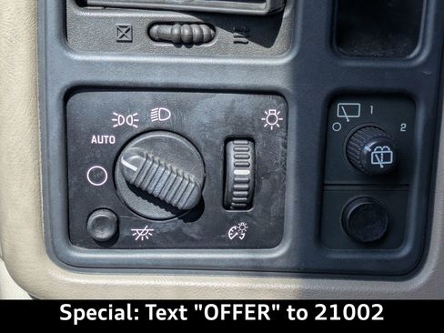 Used 2006 Chevrolet Suburban Z71 w/ Z71 Preferred Equipment Group RWD image 26