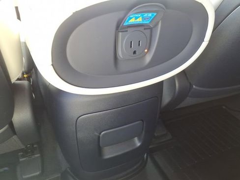 Used 2026 Hyundai Palisade Calligraphy image 8