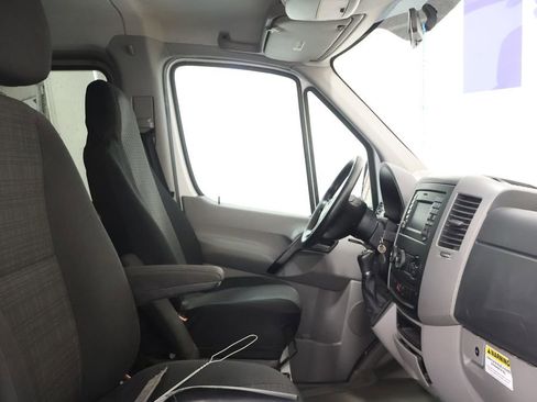 Used 2016 Mercedes-Benz Sprinter 2500 image 21
