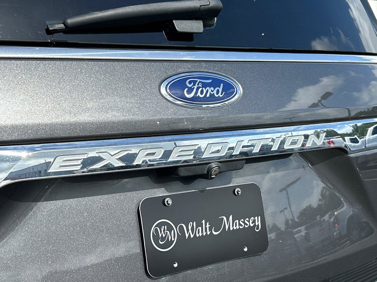 Used 2019 Ford Expedition Limited w/ Equipment Group 301A RWD image 5