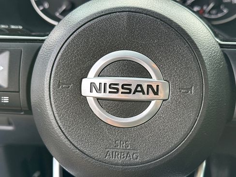 Certified 2021 Nissan Rogue SV image 24