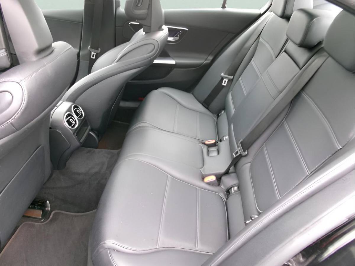 Used 2025 Mercedes-Benz C 300 Sedan image 10