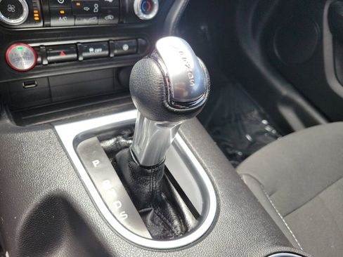 Used 2020 Ford Mustang Coupe RWD image 28