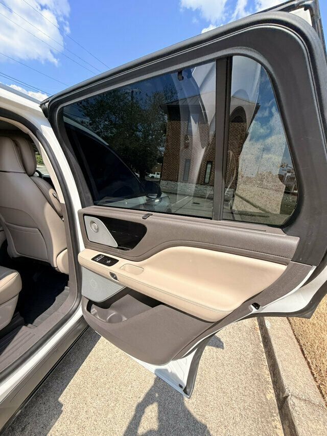 Used 2020 Lincoln Aviator Reserve w/ Equipment Group 202A AWD/4WD image 16