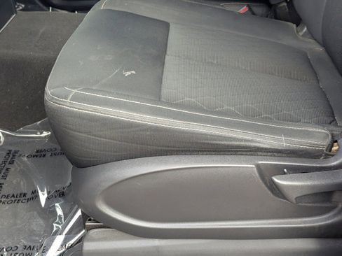 Used 2018 Nissan Titan SV image 21