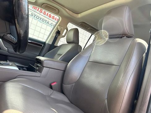 Used 2017 Lexus GX 460 Luxury AWD/4WD image 11