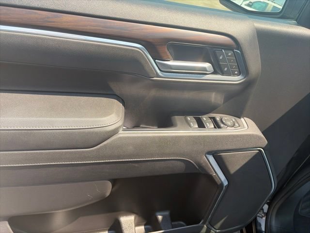 Used 2026 GMC Sierra 1500 SLT AWD/4WD image 17