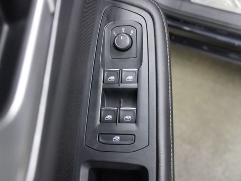 Used 2025 Volkswagen Atlas Cross Sport SE AWD/4WD image 13