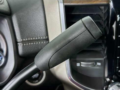 Used 2024 RAM 2500 Laramie AWD/4WD image 18