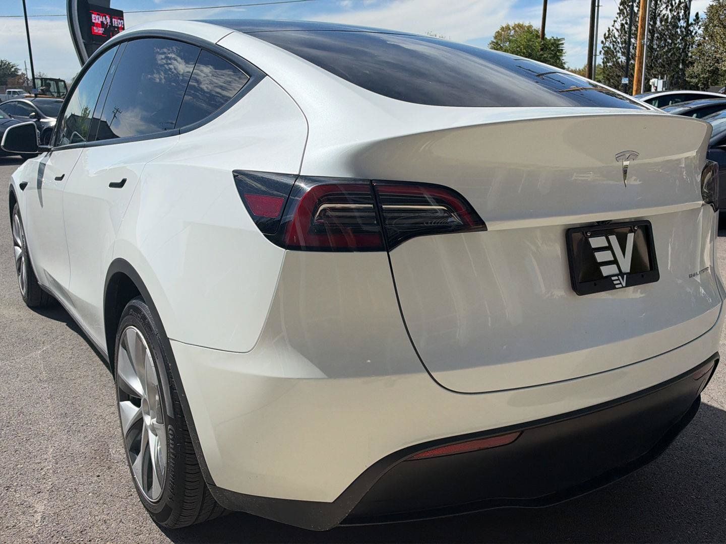 Used 2024 Tesla Model Y Long Range AWD/4WD image 6