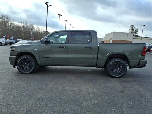 New 2026 RAM 1500 4x4 Crew Cab image 4
