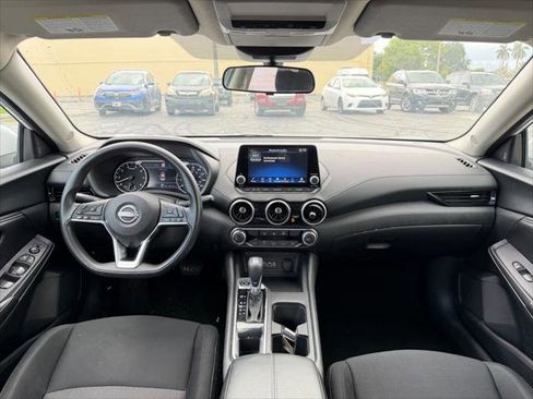Used 2024 Nissan Sentra SV FWD image 17