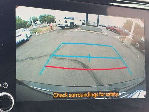 Used 2025 Toyota Highlander LE FWD image 16